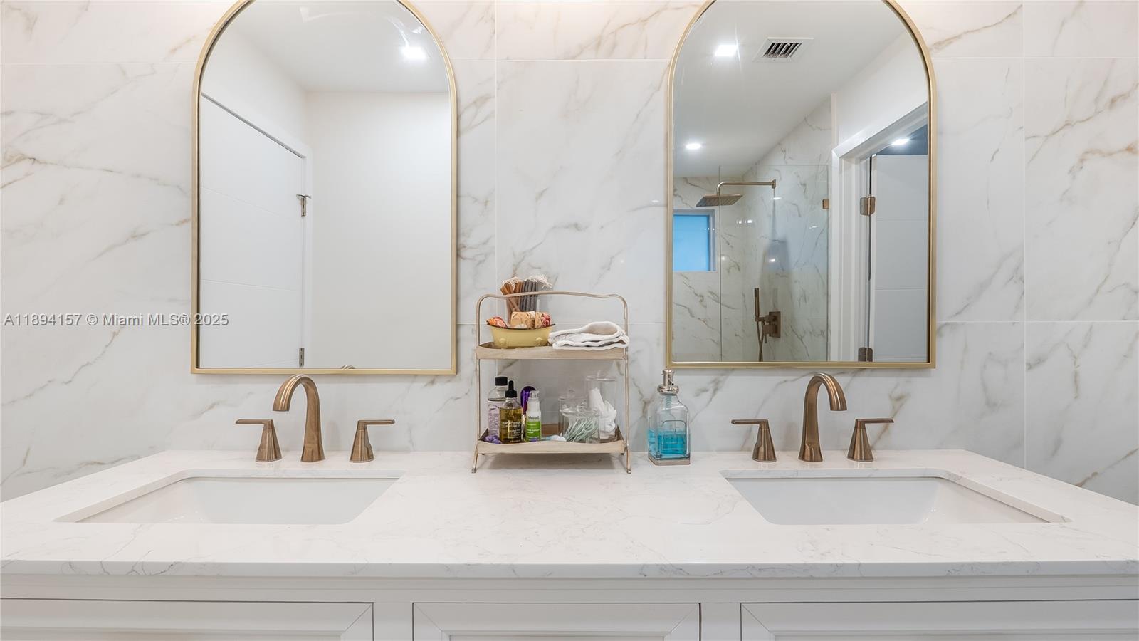 PRIORS 1ST ADDN TO BISCAY - Residential