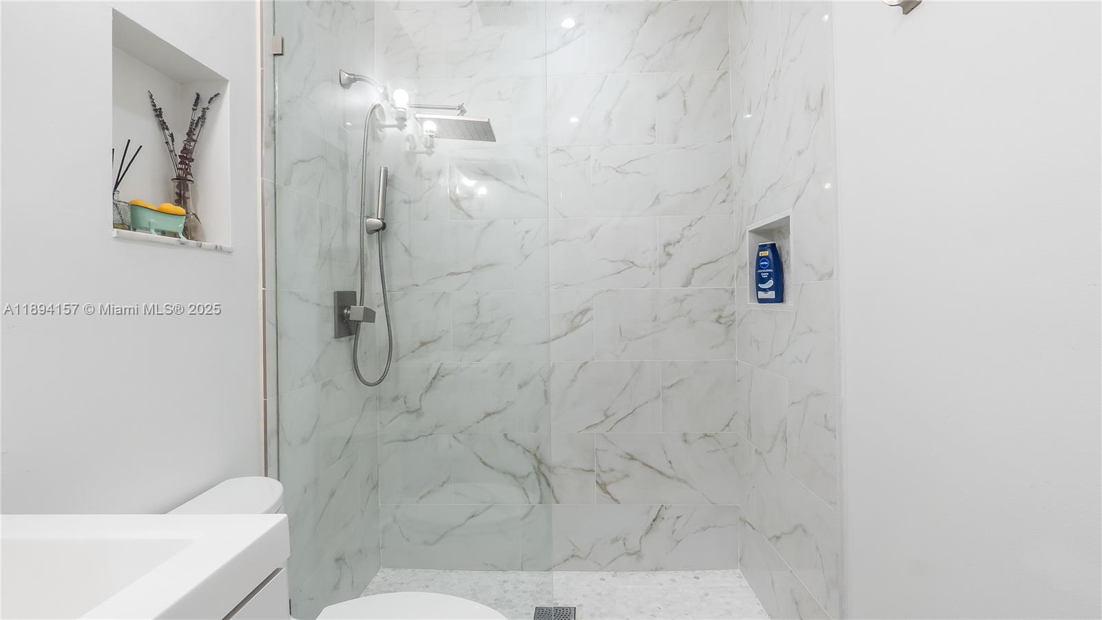 PRIORS 1ST ADDN TO BISCAY - Residential