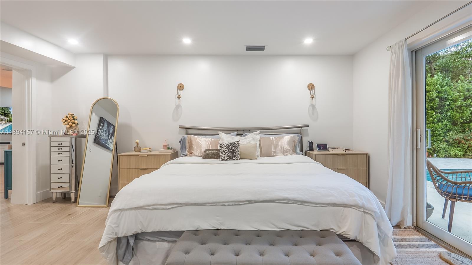 PRIORS 1ST ADDN TO BISCAY - Residential