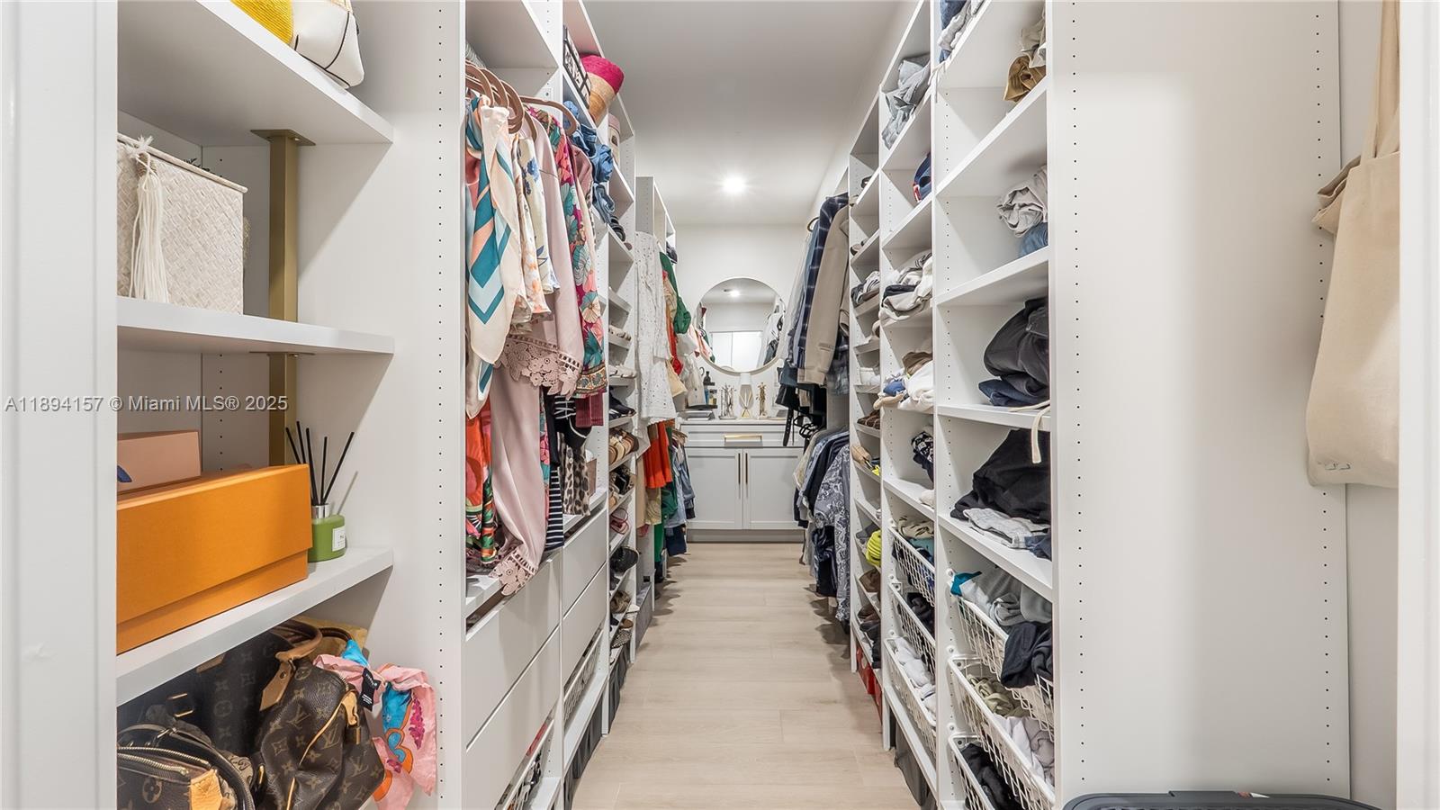 PRIORS 1ST ADDN TO BISCAY - Residential