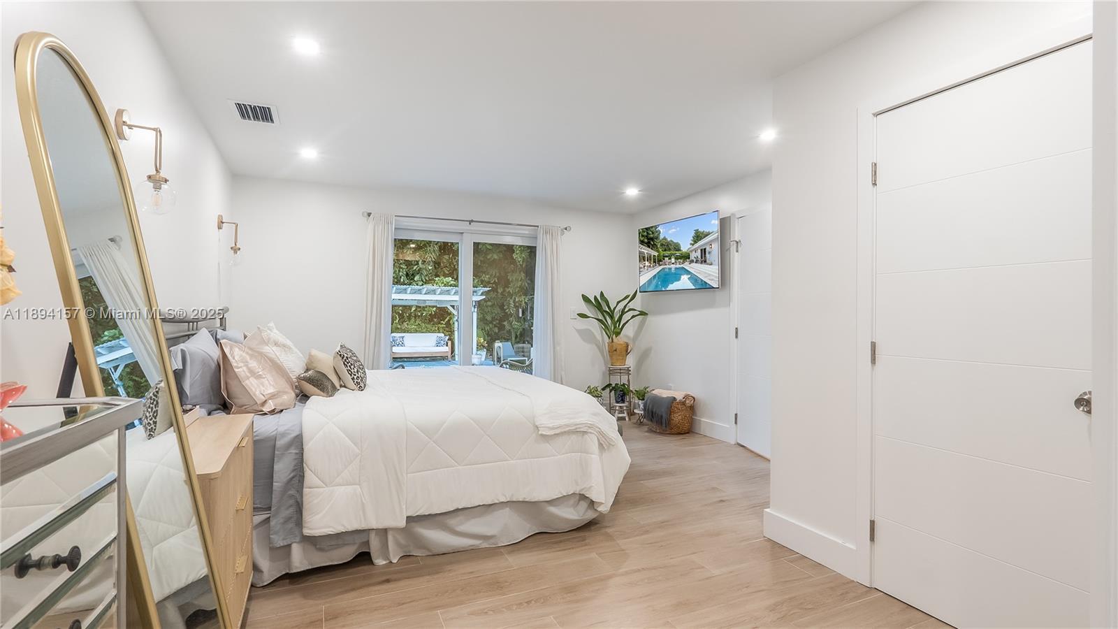 PRIORS 1ST ADDN TO BISCAY - Residential