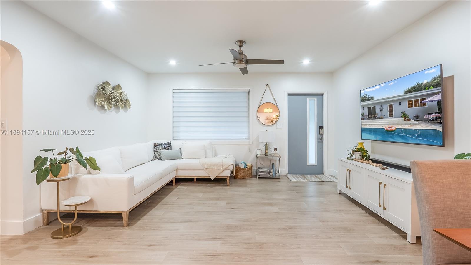 PRIORS 1ST ADDN TO BISCAY - Residential