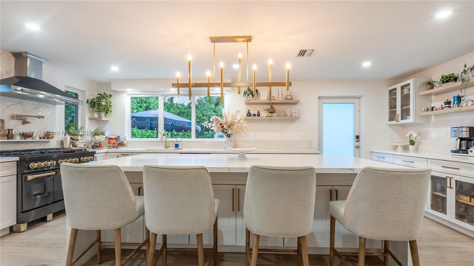 PRIORS 1ST ADDN TO BISCAY - Residential