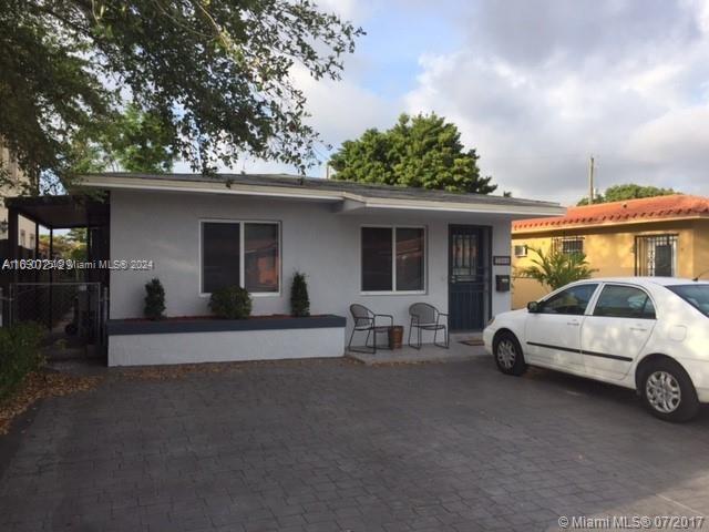 Front unit with parking. Updated unit it top location. This will go fast. Ready for Dec 1st! 1st, last & security. Nice Duplex close to Miracle Mile and Downtown Coral Gables, facilities, dining, shopping and Coconut grove. University Of Miami and Airport 10 minutes. Downtown and Brickell Commute! 2 Bedrooms 1 Bath. One Story Duplex. Don't miss out! Do not Disturb Tenants !!! By Appointment Only !!