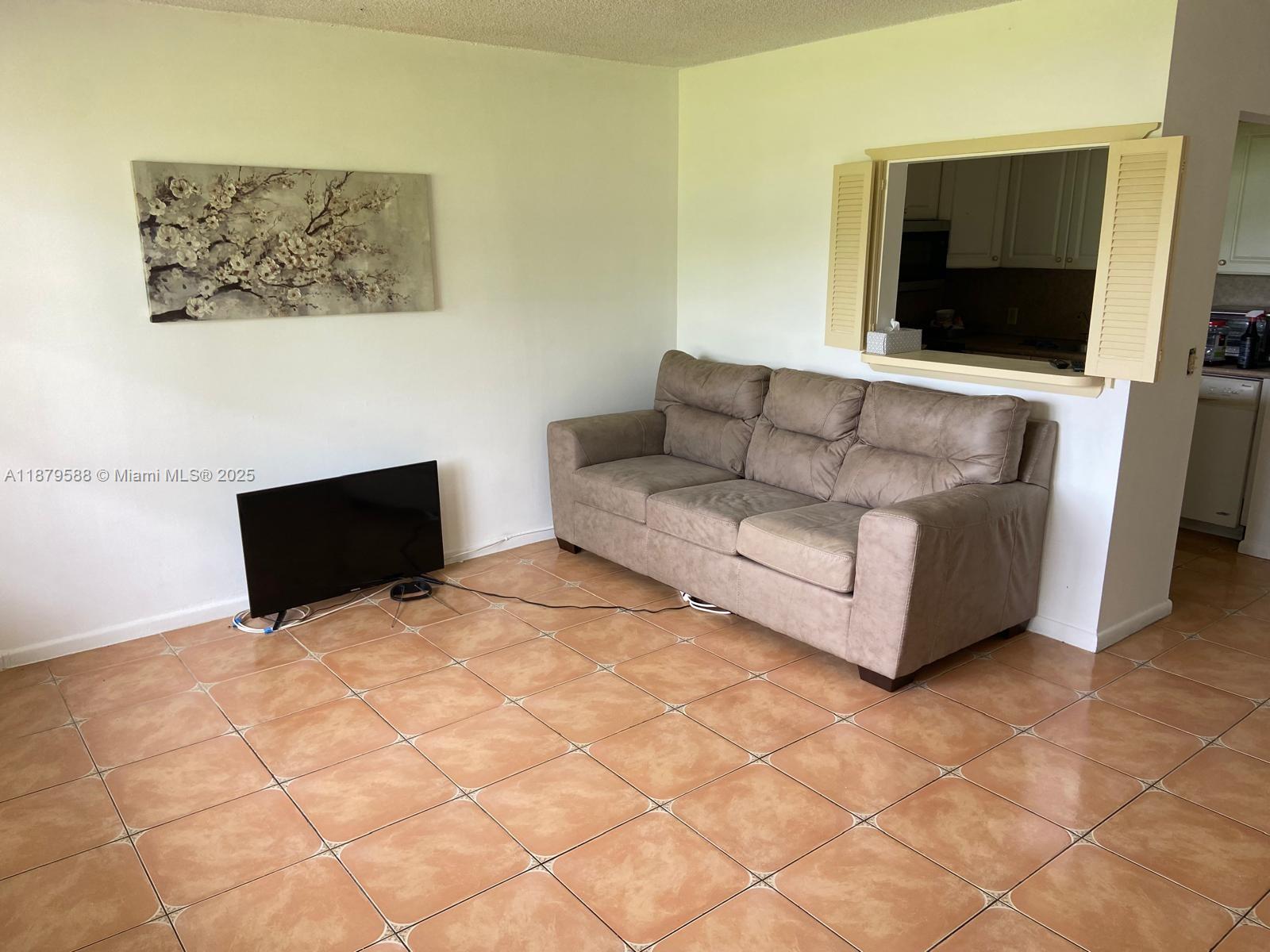 FIRST FLOOR UNIT , 1 BED , 1 BATH.freshly painted , Nice 55 PLUS COMMUNITY , full of amenities , club house , several pools , gym , sauna , theater , bus service , the best community , resort style in Boca .