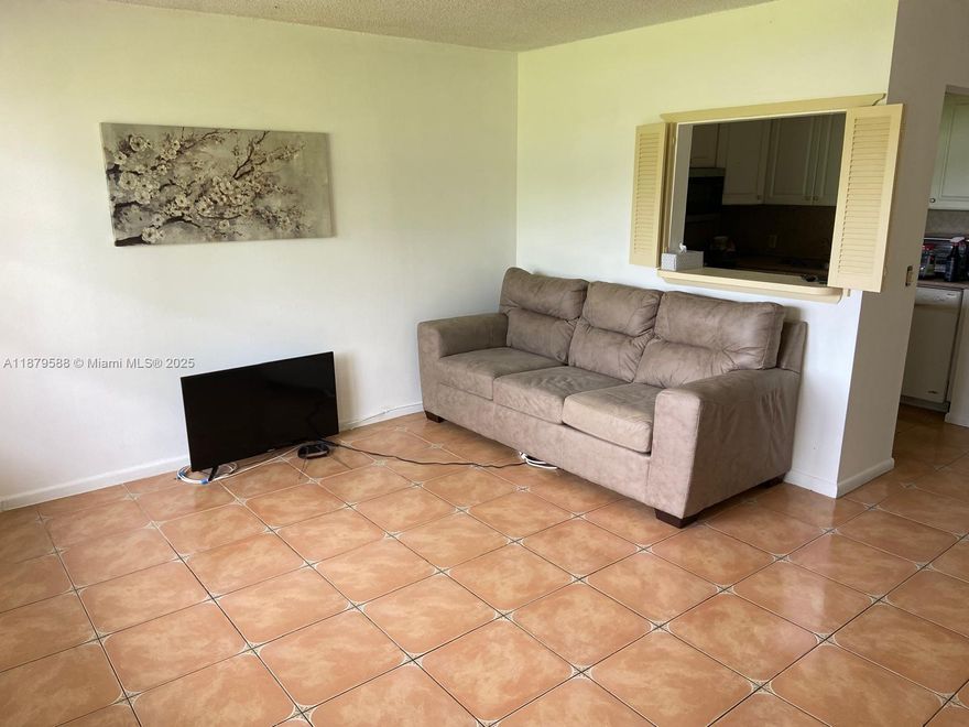FIRST FLOOR UNIT , 1 BED , 1 BATH.freshly painted , Nice 55 PLUS COMMUNITY , full of amenities , club house , several pools , gym , sauna , theater , bus service , the best community , resort style in Boca .