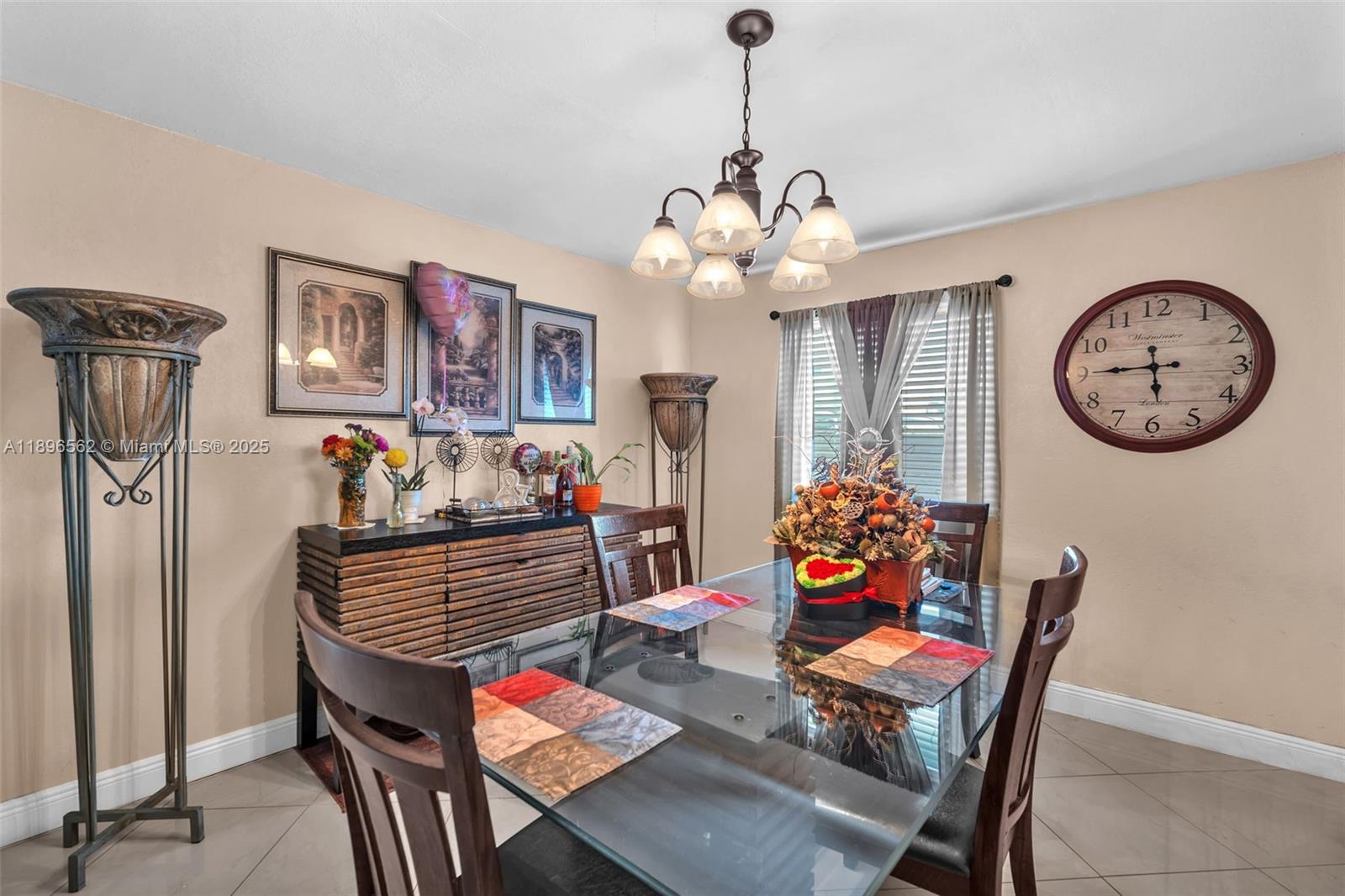 FEATHERSTONE PARK - Residential