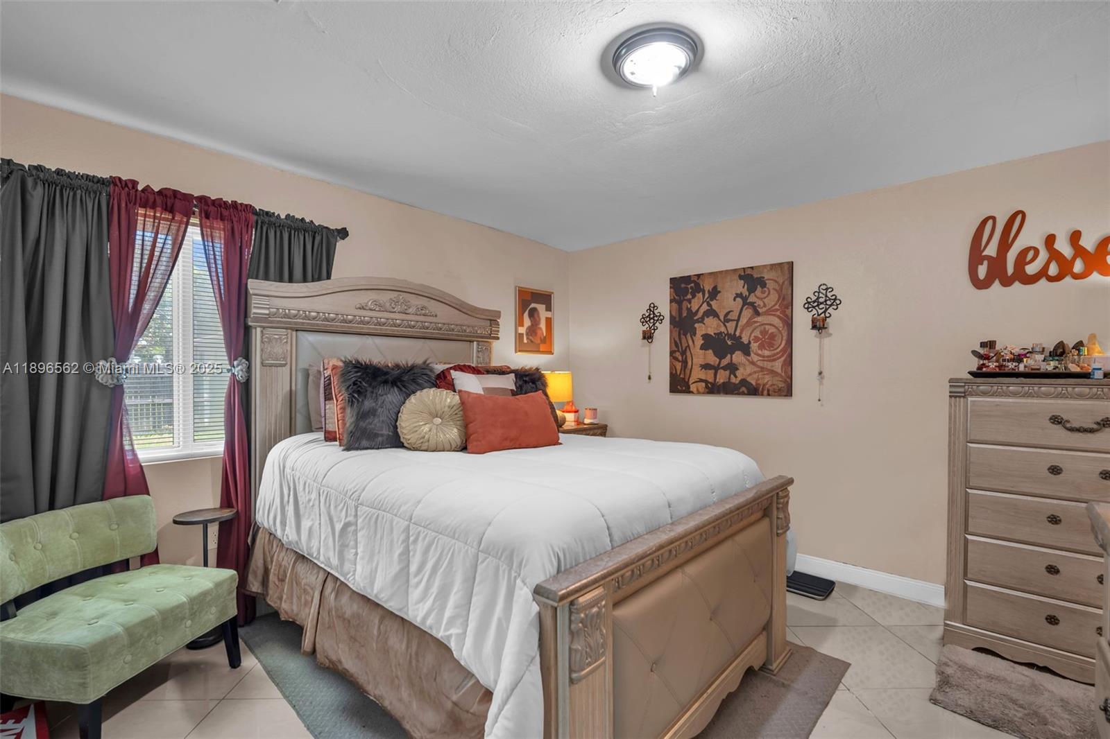 FEATHERSTONE PARK - Residential