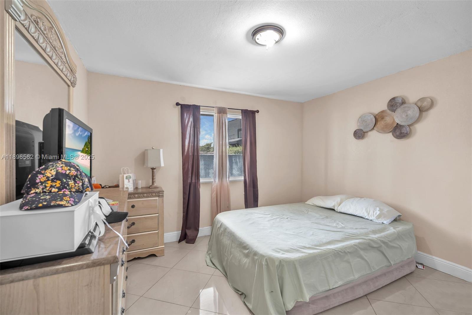 FEATHERSTONE PARK - Residential
