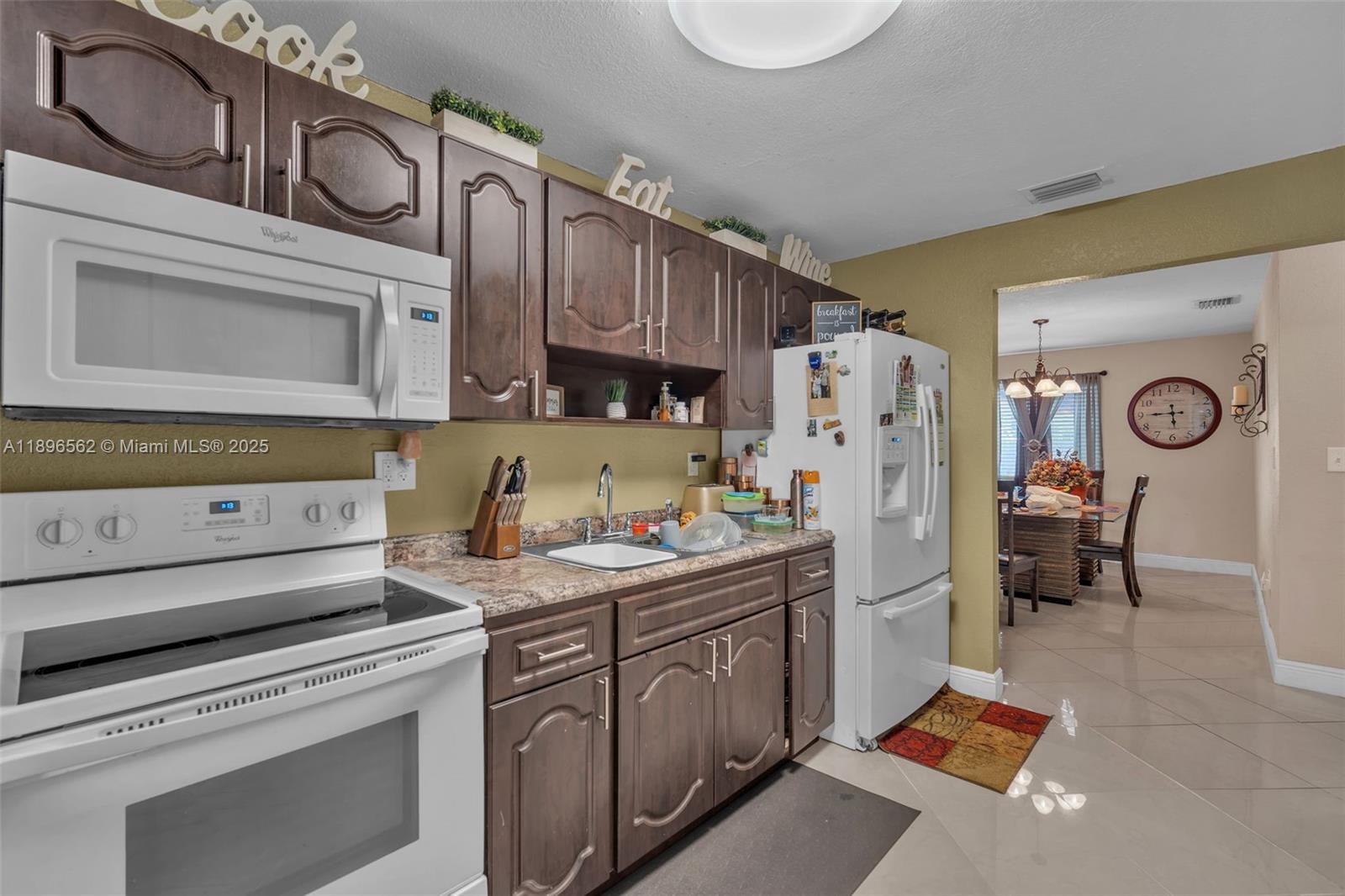 FEATHERSTONE PARK - Residential
