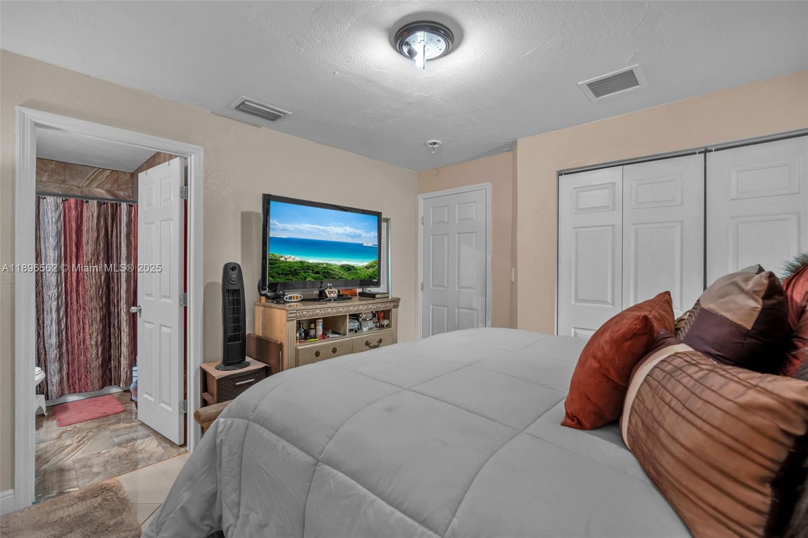 FEATHERSTONE PARK - Residential