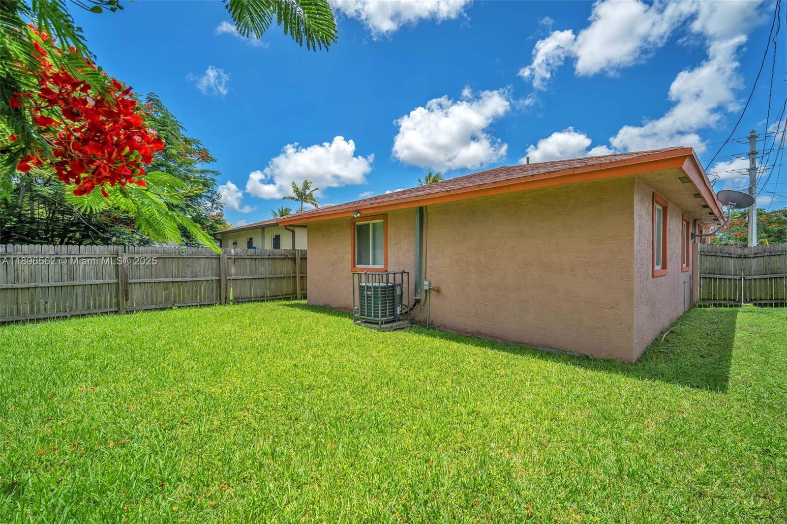 FEATHERSTONE PARK - Residential