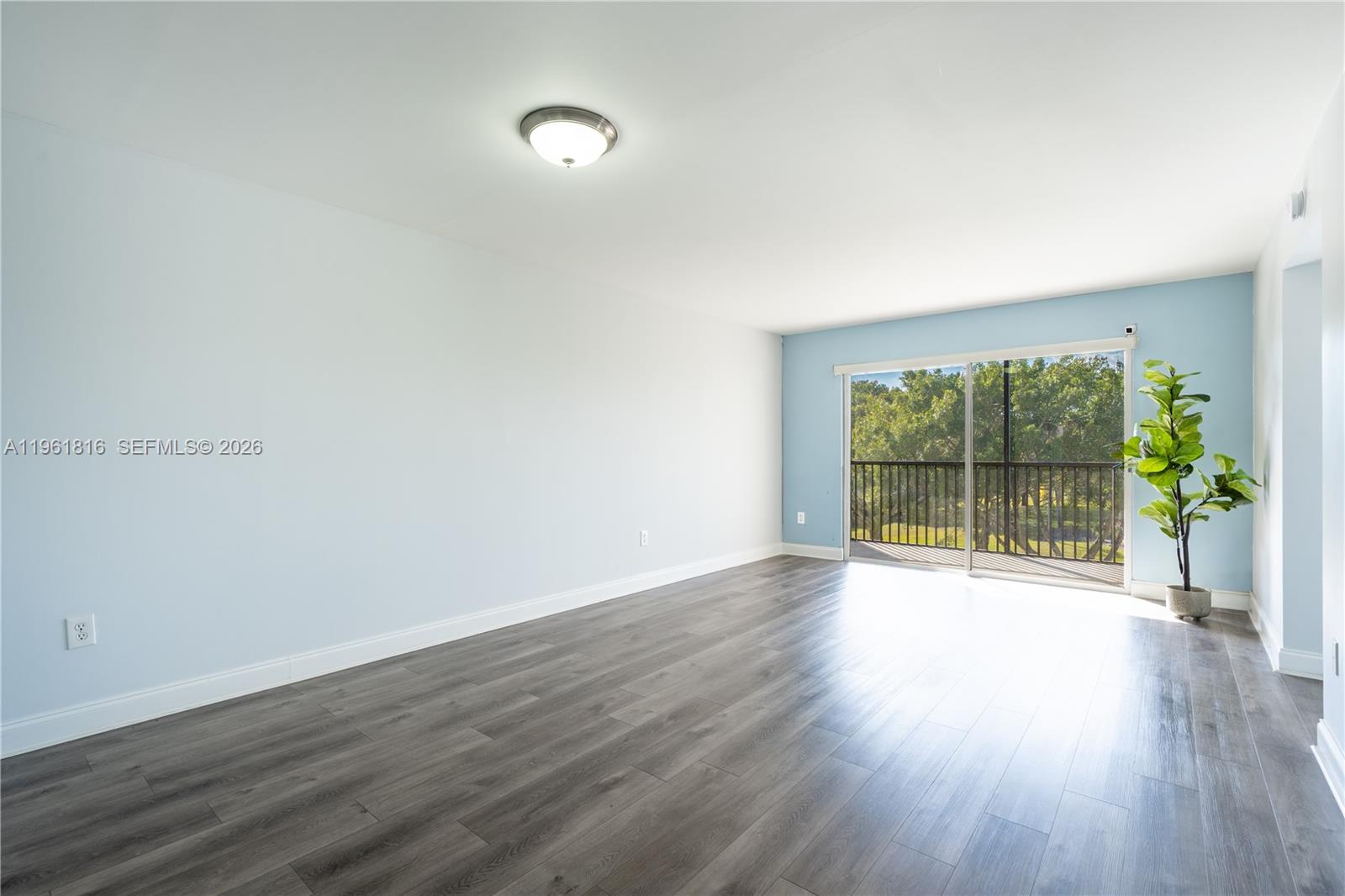 1600 SW 127th Way 305C