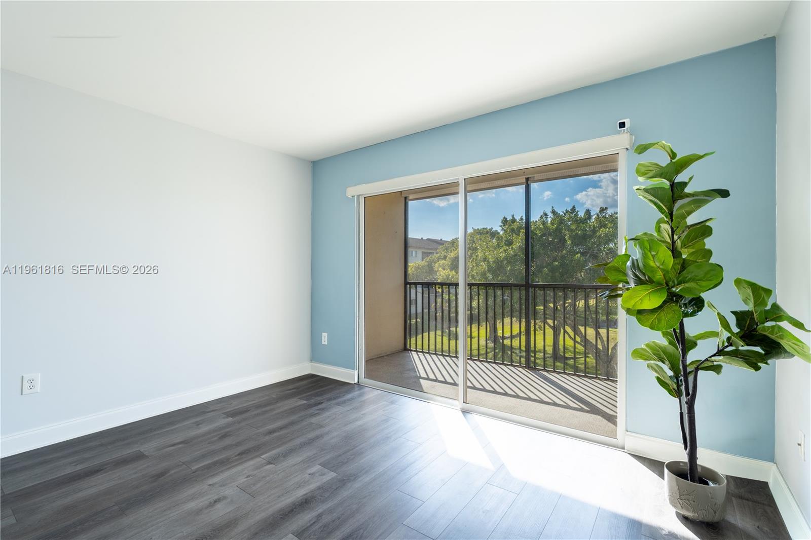 1600 SW 127th Way 305C