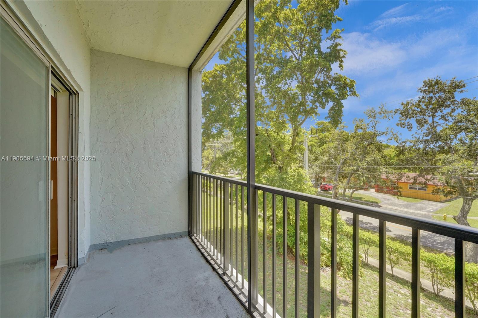 VILLAGE SQUARE CONDO - Residential