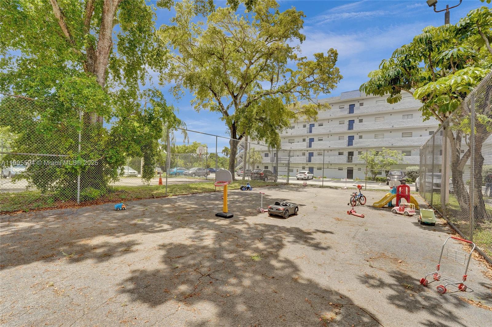 VILLAGE SQUARE CONDO - Residential