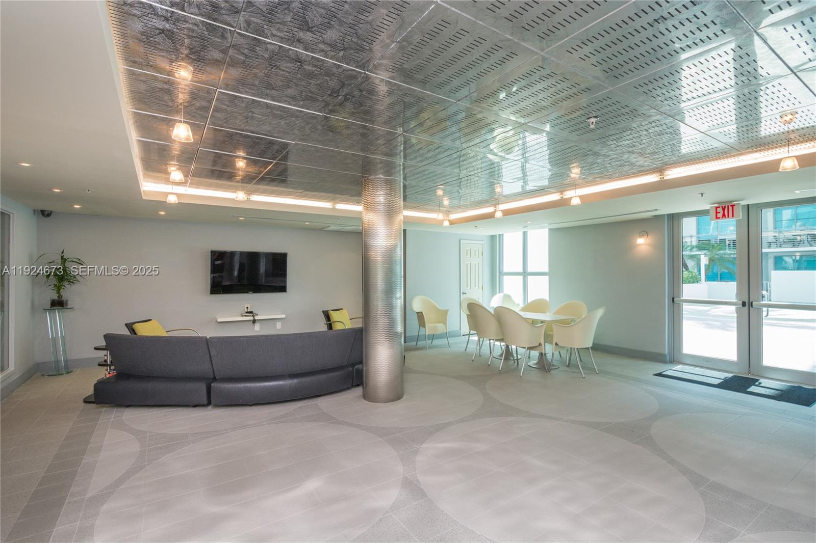 THE COSMOPOLITAN RESIDENC - Residential