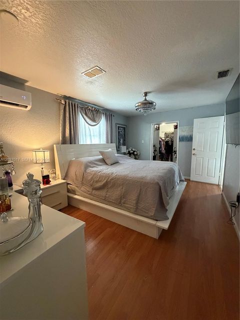 Tiny photo for 4162 Kingsbridge Drive, Orlando, FL 32839 (MLS # A12027017)