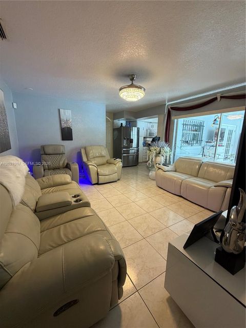 Tiny photo for 4162 Kingsbridge Drive, Orlando, FL 32839 (MLS # A12027017)