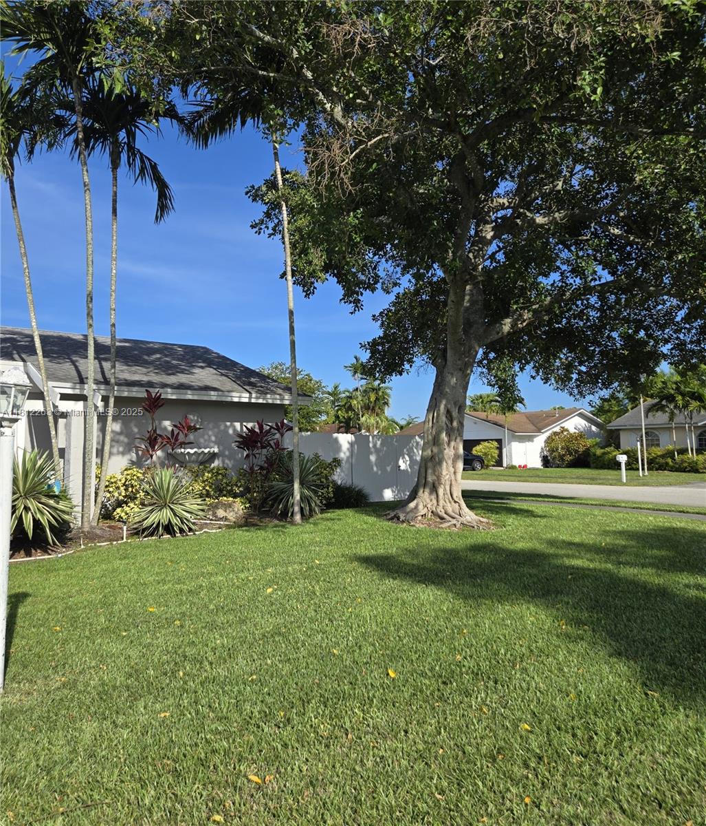 CALUSA MANOR - Residential Lease