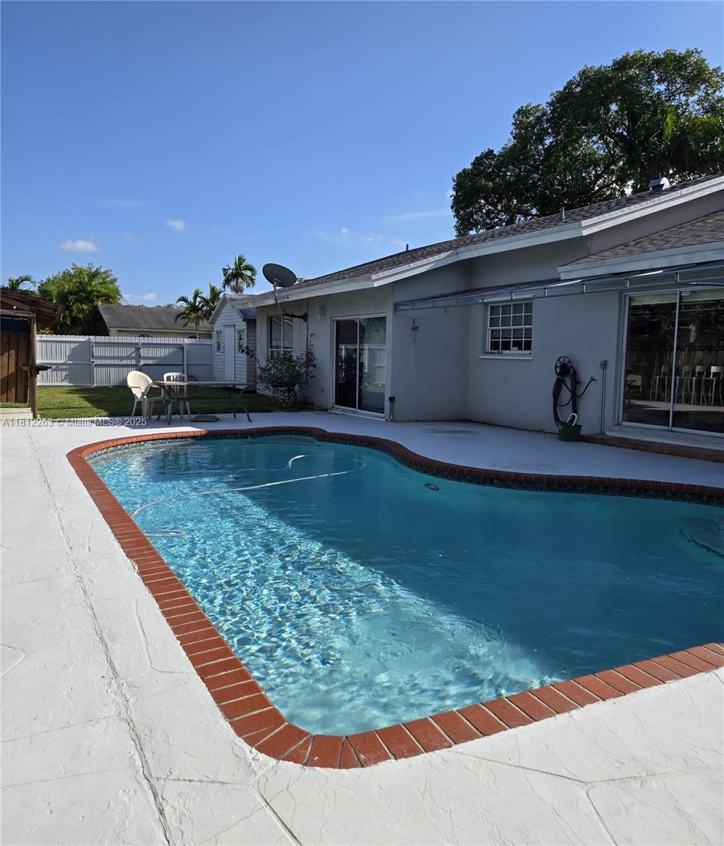 10625 Sw 127th Pl, Miami, Broward County, Florida - 3 Bedrooms  
2 Bathrooms - 