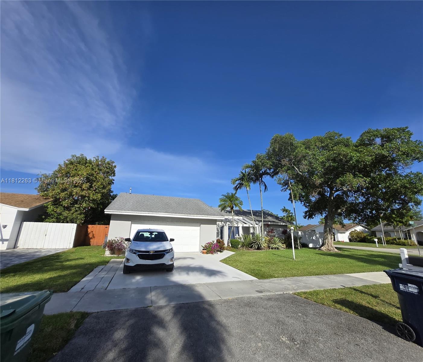 CALUSA MANOR - Residential Lease