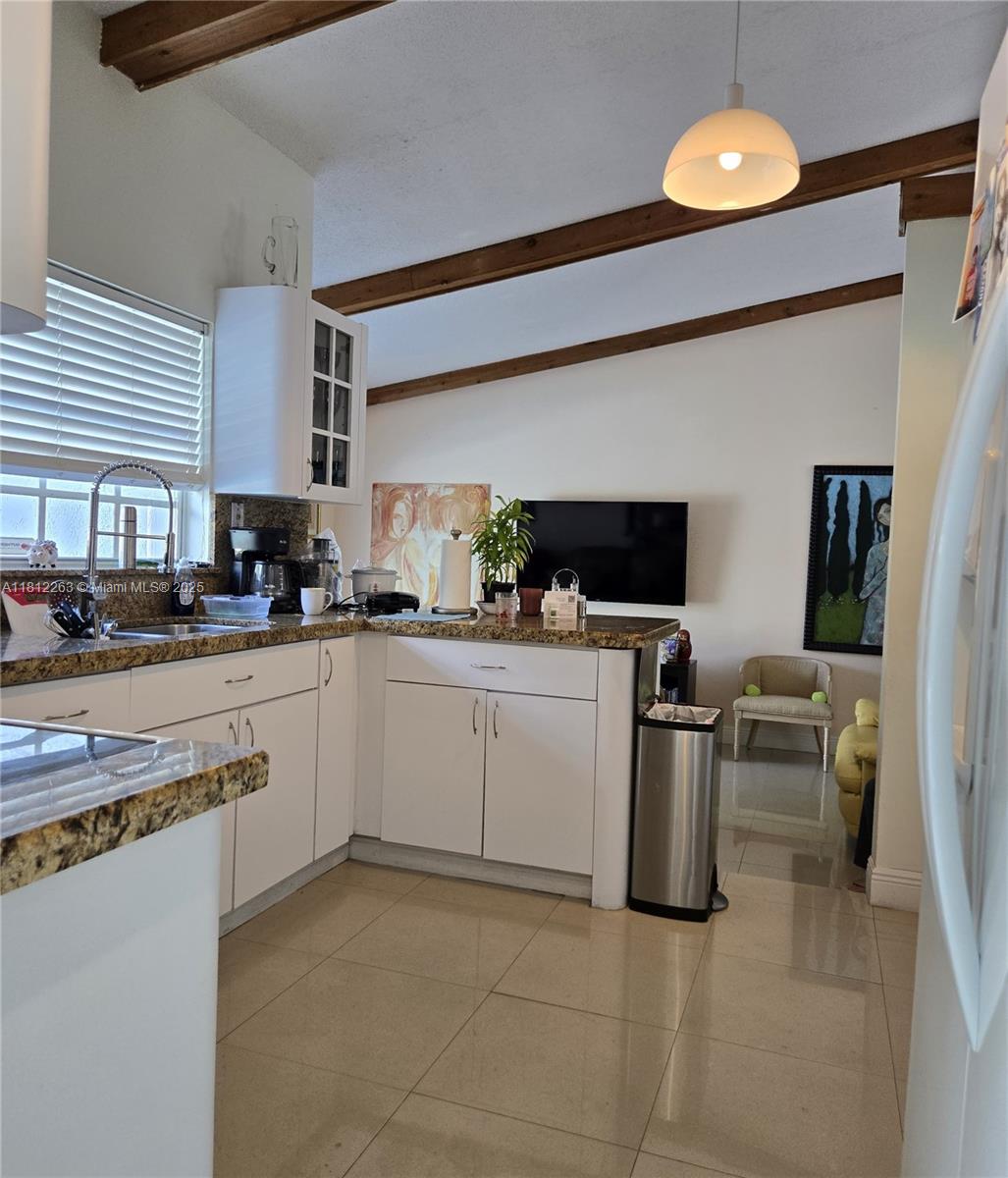 CALUSA MANOR - Residential Lease