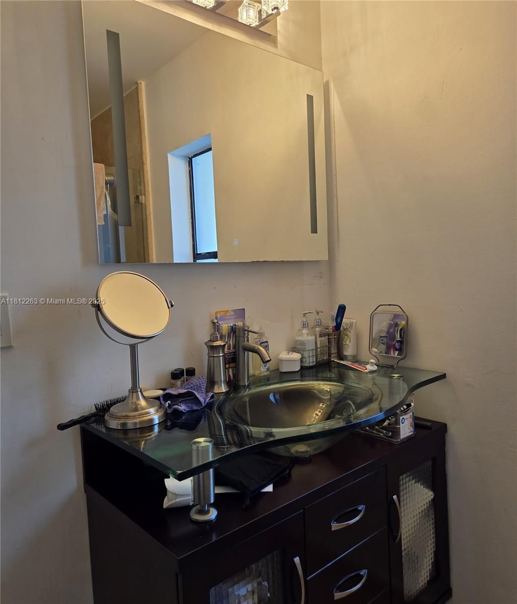 CALUSA MANOR - Residential Lease