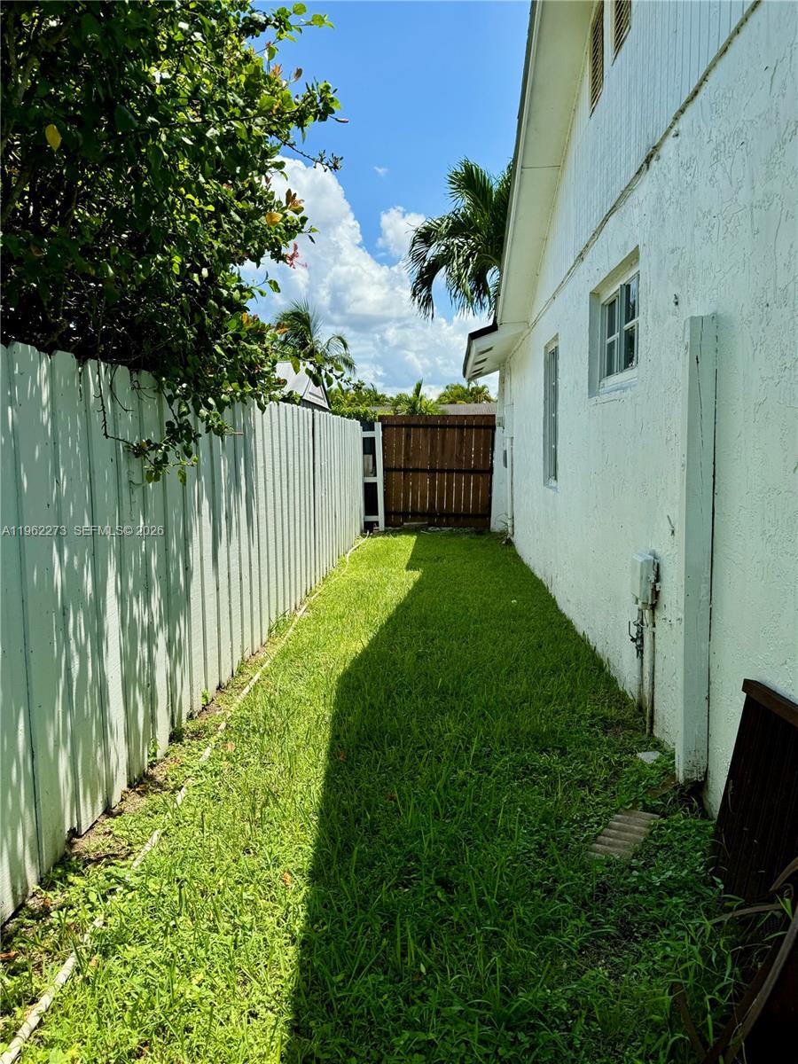 SAN SEBASTIAN LAKE - Residential Lease