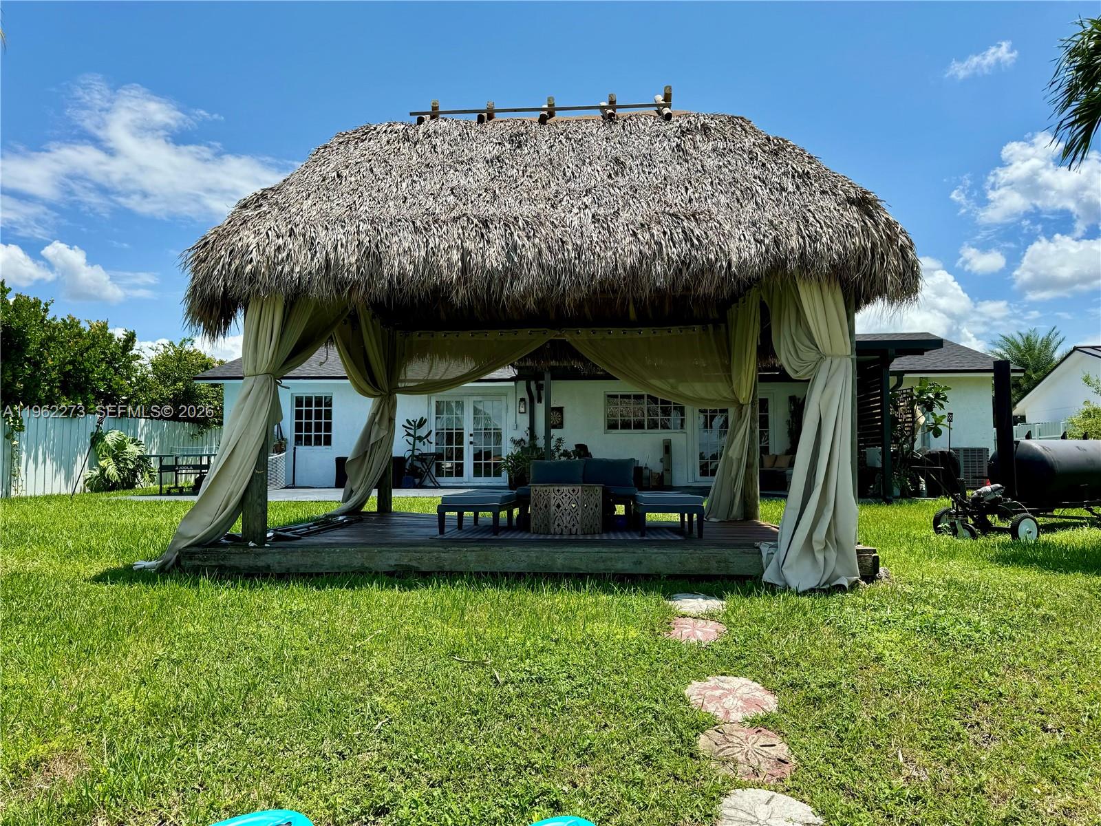 SAN SEBASTIAN LAKE - Residential Lease
