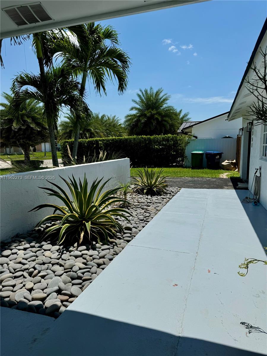 SAN SEBASTIAN LAKE - Residential Lease