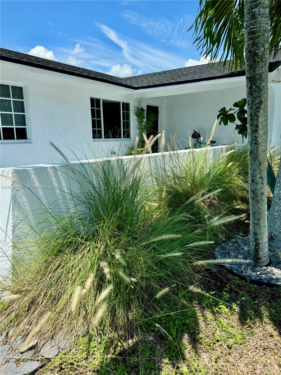 SAN SEBASTIAN LAKE - Residential Lease