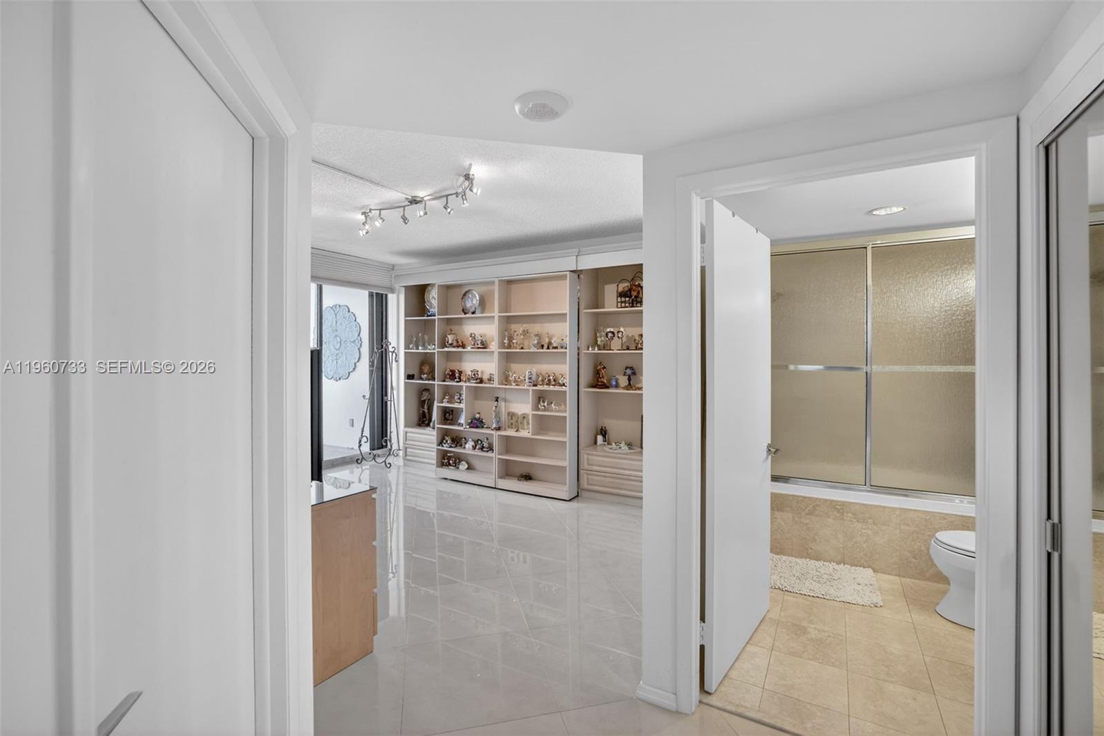 WILLIAMS ISLAND - Residential