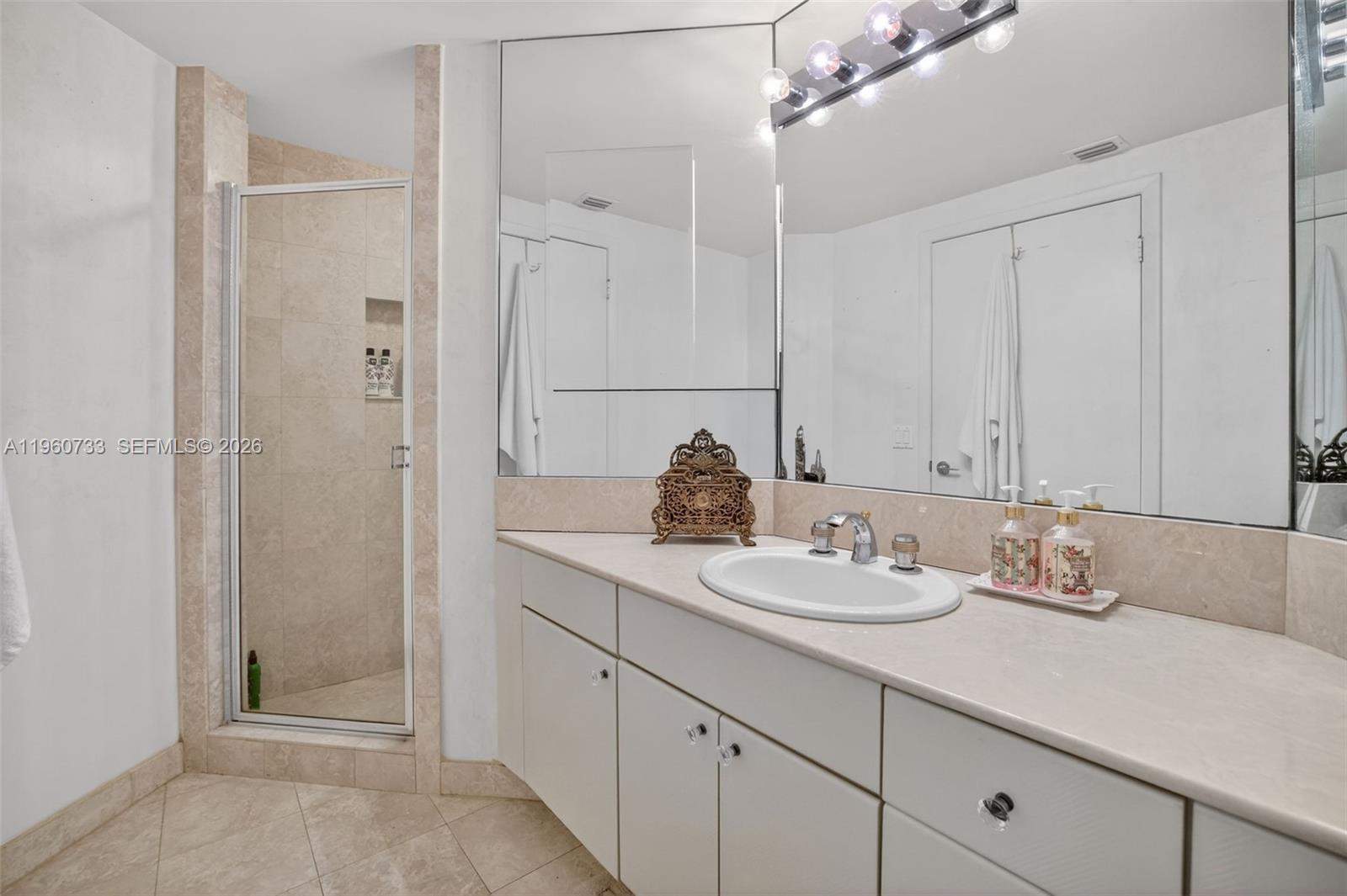 WILLIAMS ISLAND - Residential