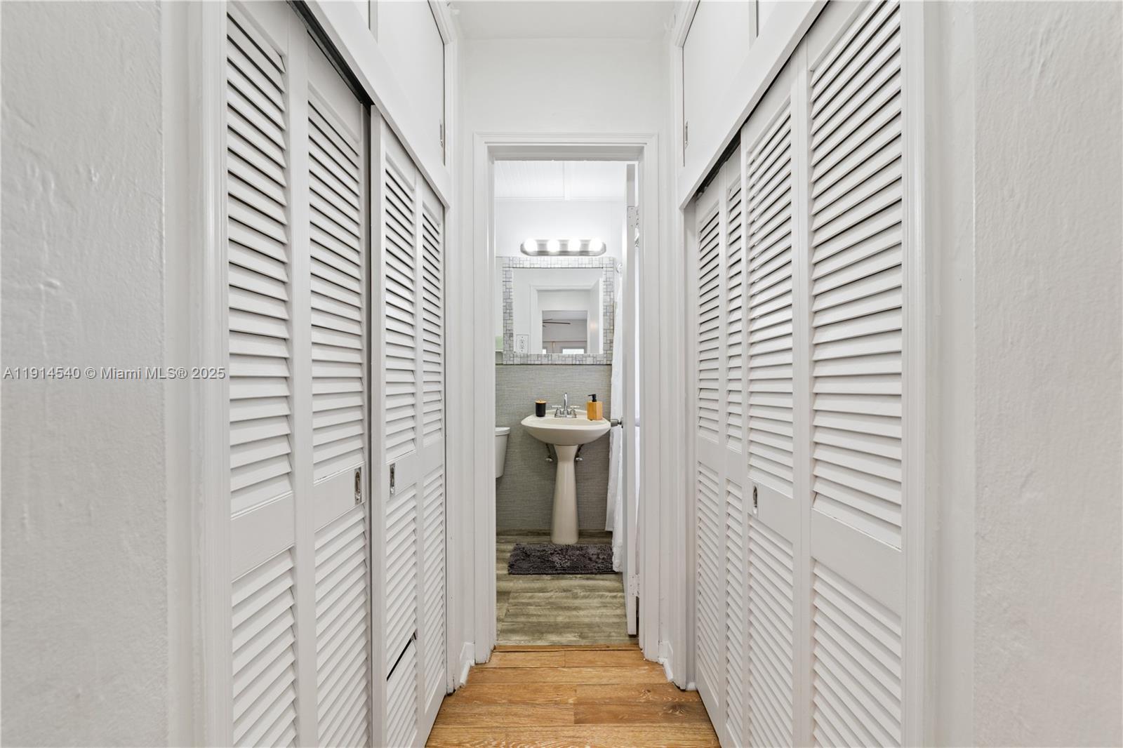 HOLLYWOOD - Residential