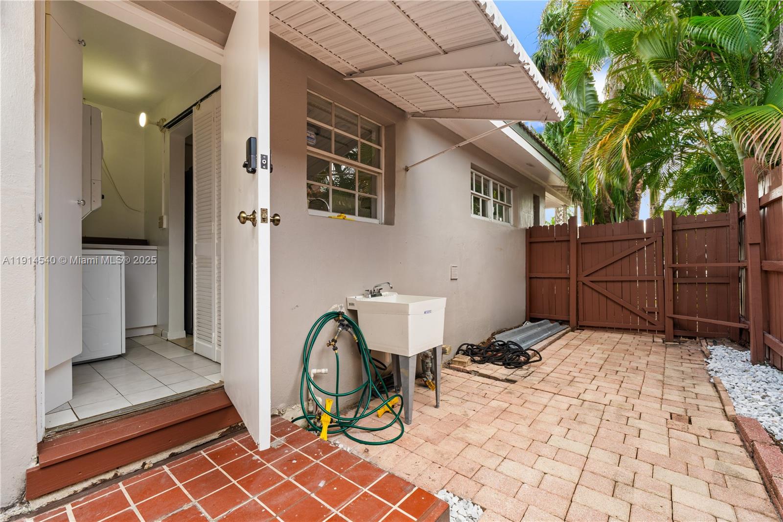 HOLLYWOOD - Residential