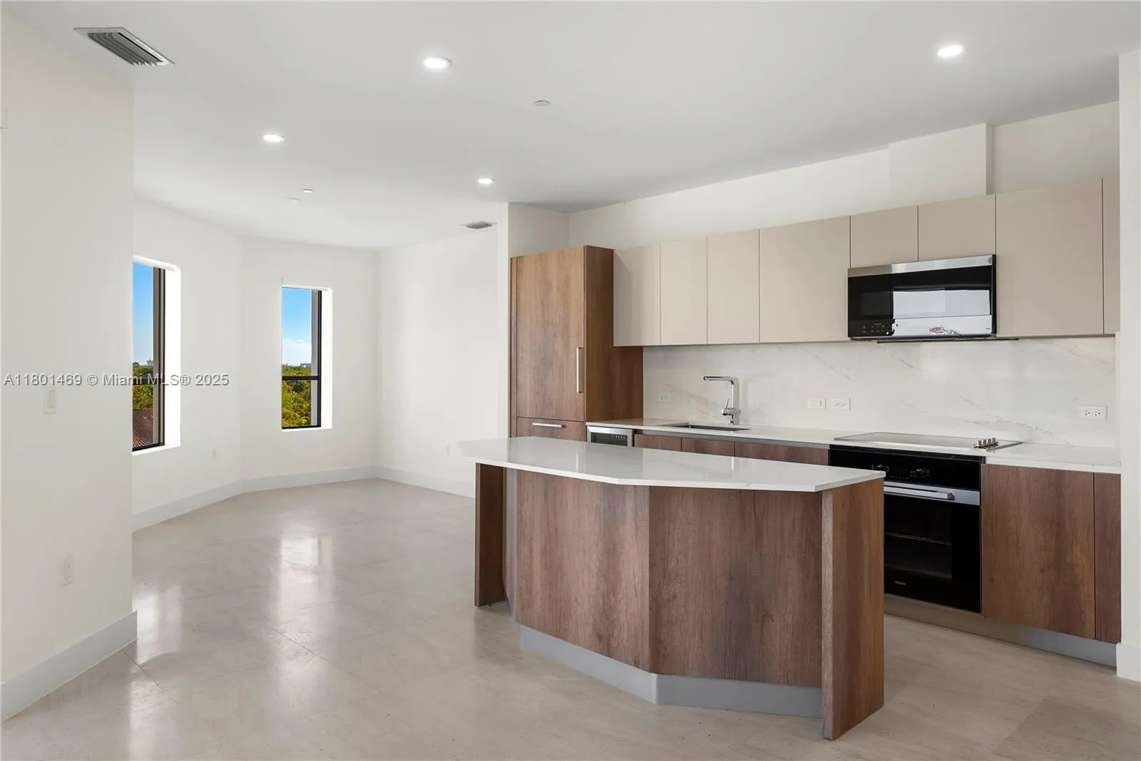 Coral Gables, Florida 33134, United States, 2 Bedrooms Bedrooms, ,2 BathroomsBathrooms,Residential,Active,128072