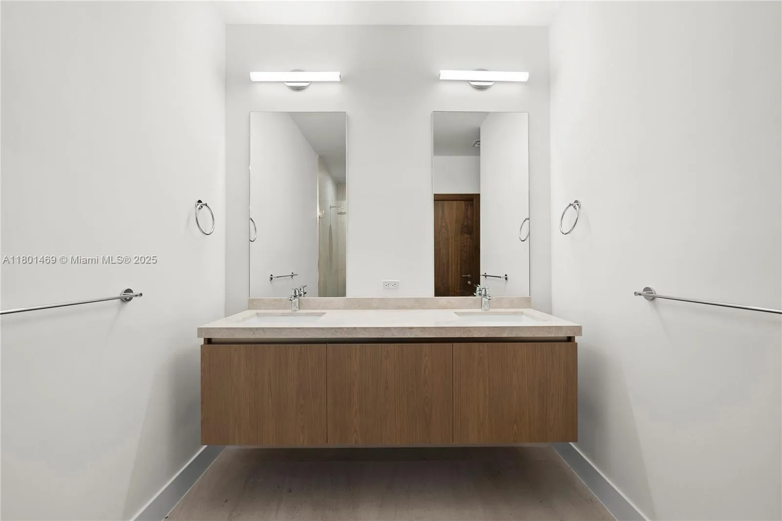 Coral Gables, Florida 33134, United States, 2 Bedrooms Bedrooms, ,2 BathroomsBathrooms,Residential,Active,128072