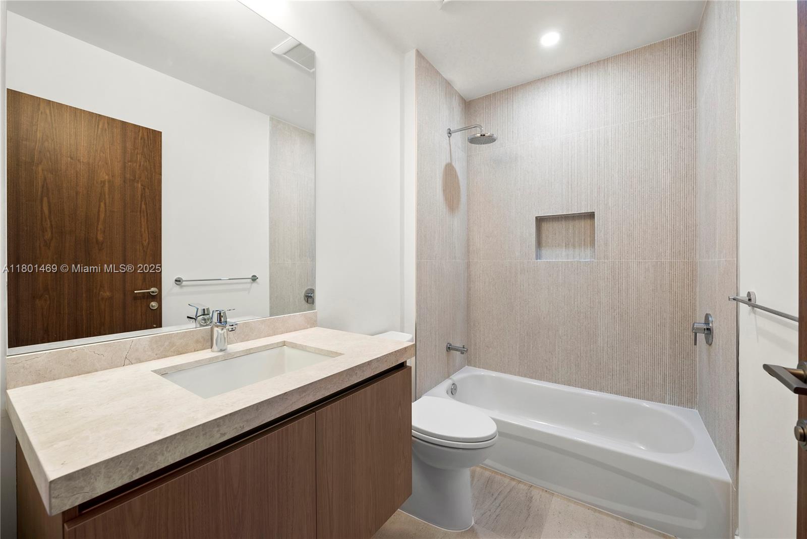 CORAL GABLES BILTMORE SEC - Residential Lease