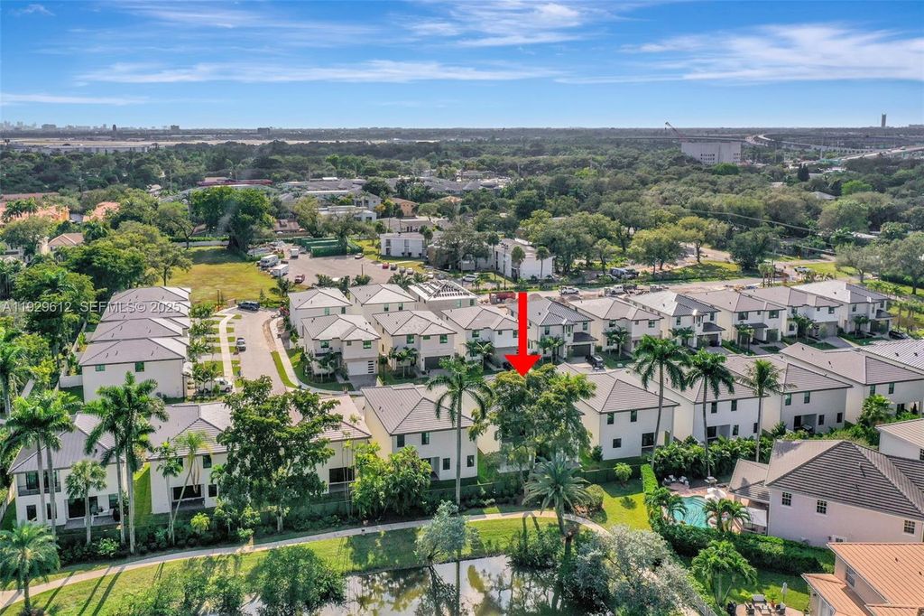 Photo of 1427 SW 23rd St #1427, Fort Lauderdale, FL 33315 (MLS # A11929612)