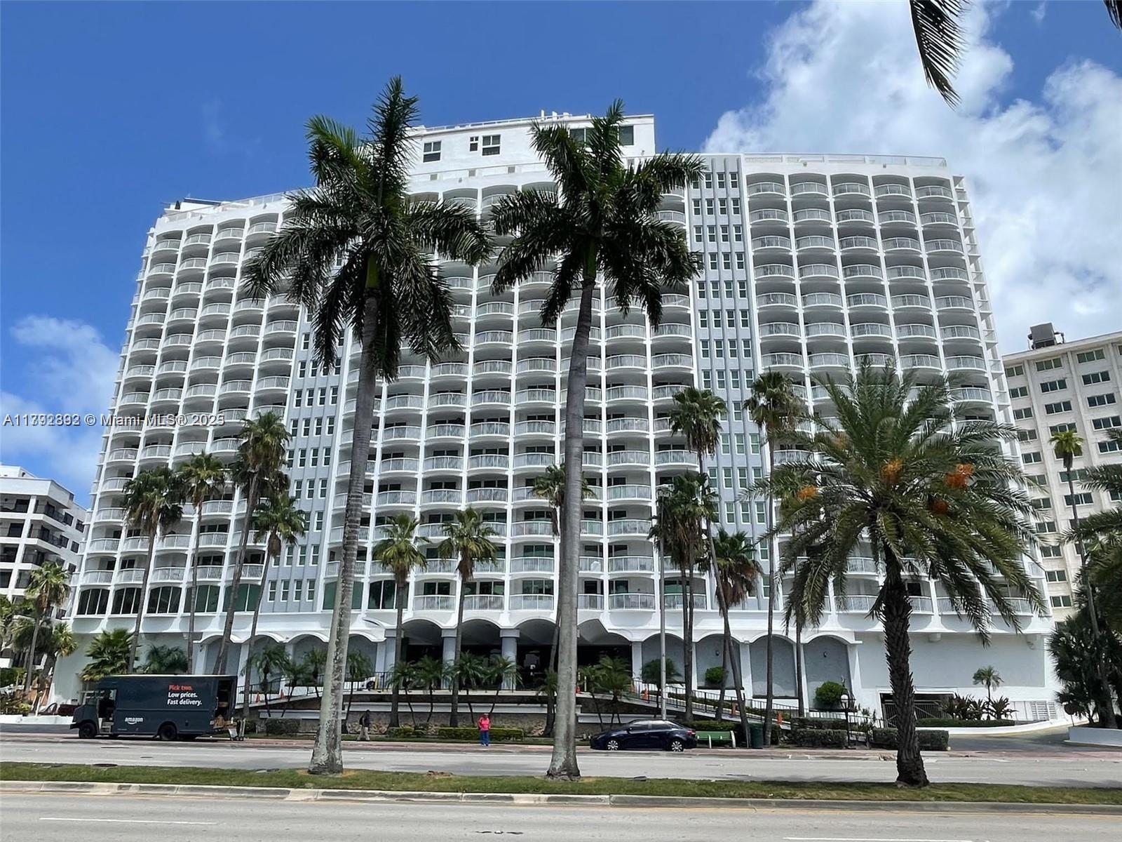 5401 Collins Ave 614