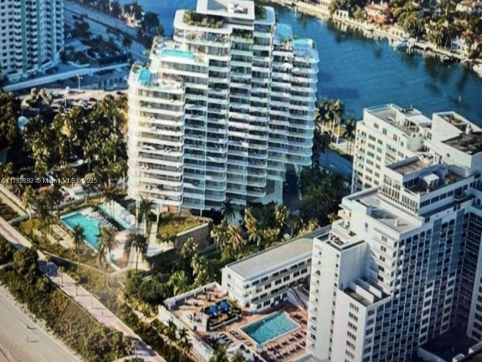 5401 Collins Ave 614