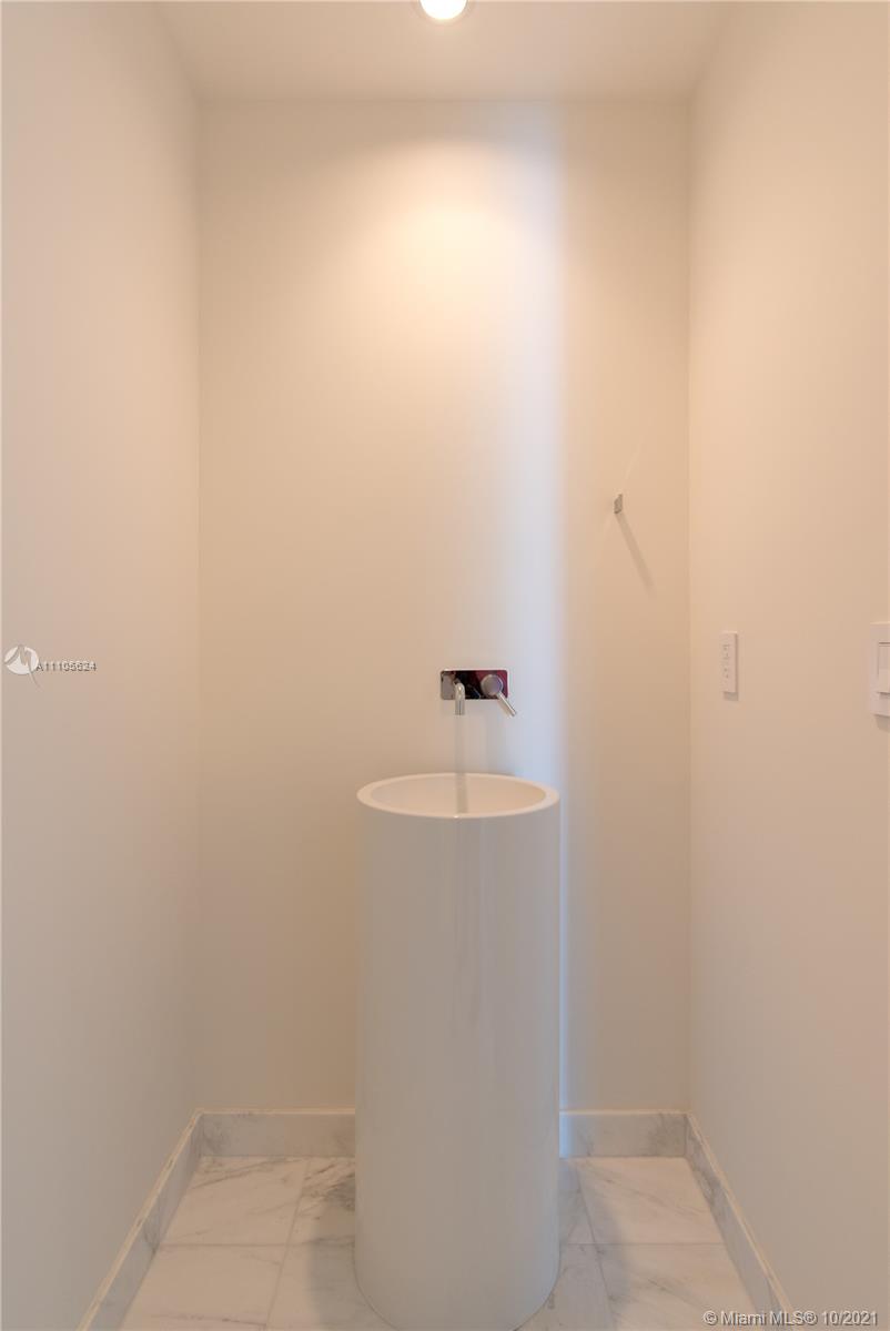 OCEANA BAL HARBOUR CONDO - Residential