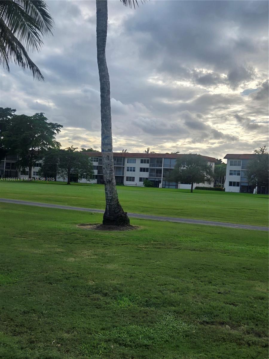 HOLLYBROOK GOLF AND - Residential