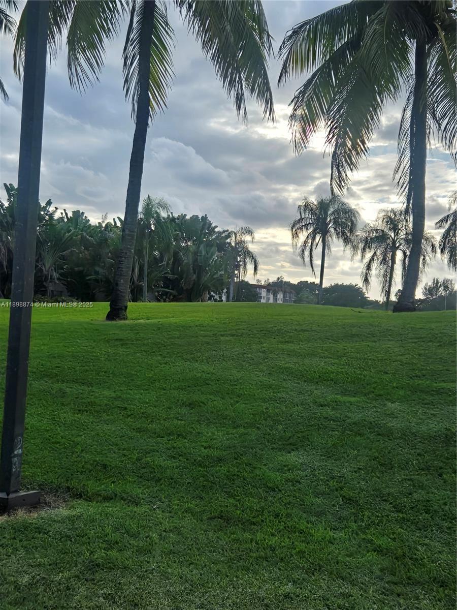 HOLLYBROOK GOLF AND - Residential