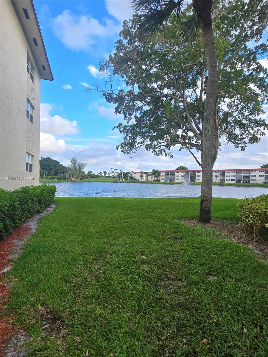 HOLLYBROOK GOLF AND - Residential