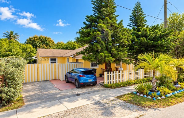 10341 NW 6TH AVE, MIAMI, FL 33150 - Image f3f2065d8eb27aaa0b74a4bf84b2de59/2560394055
