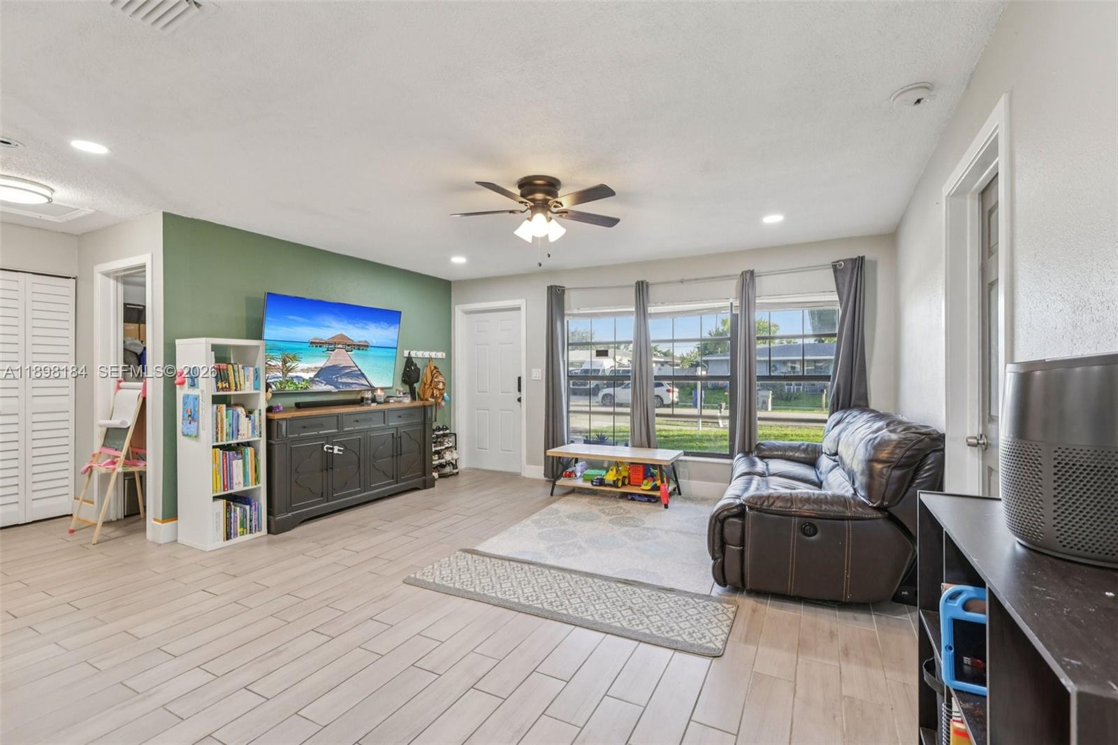 KENDALL GREEN SEC E - Residential