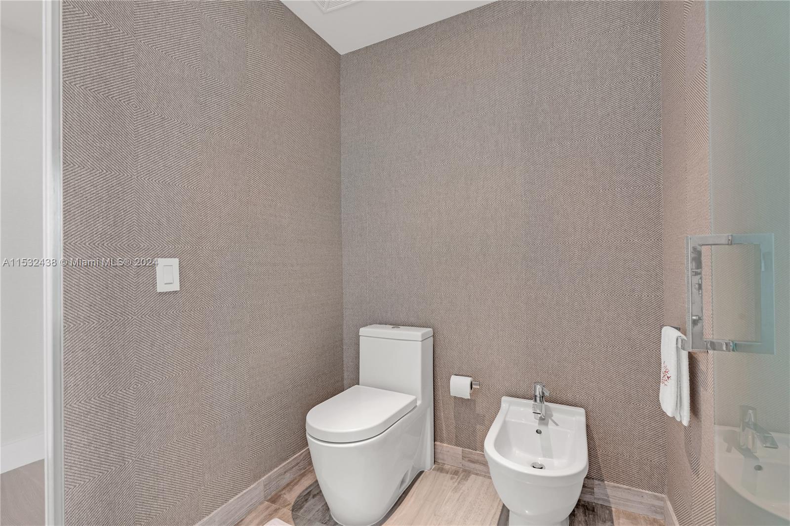 OCEANA KEY BISCAYNE CONDO - Residential