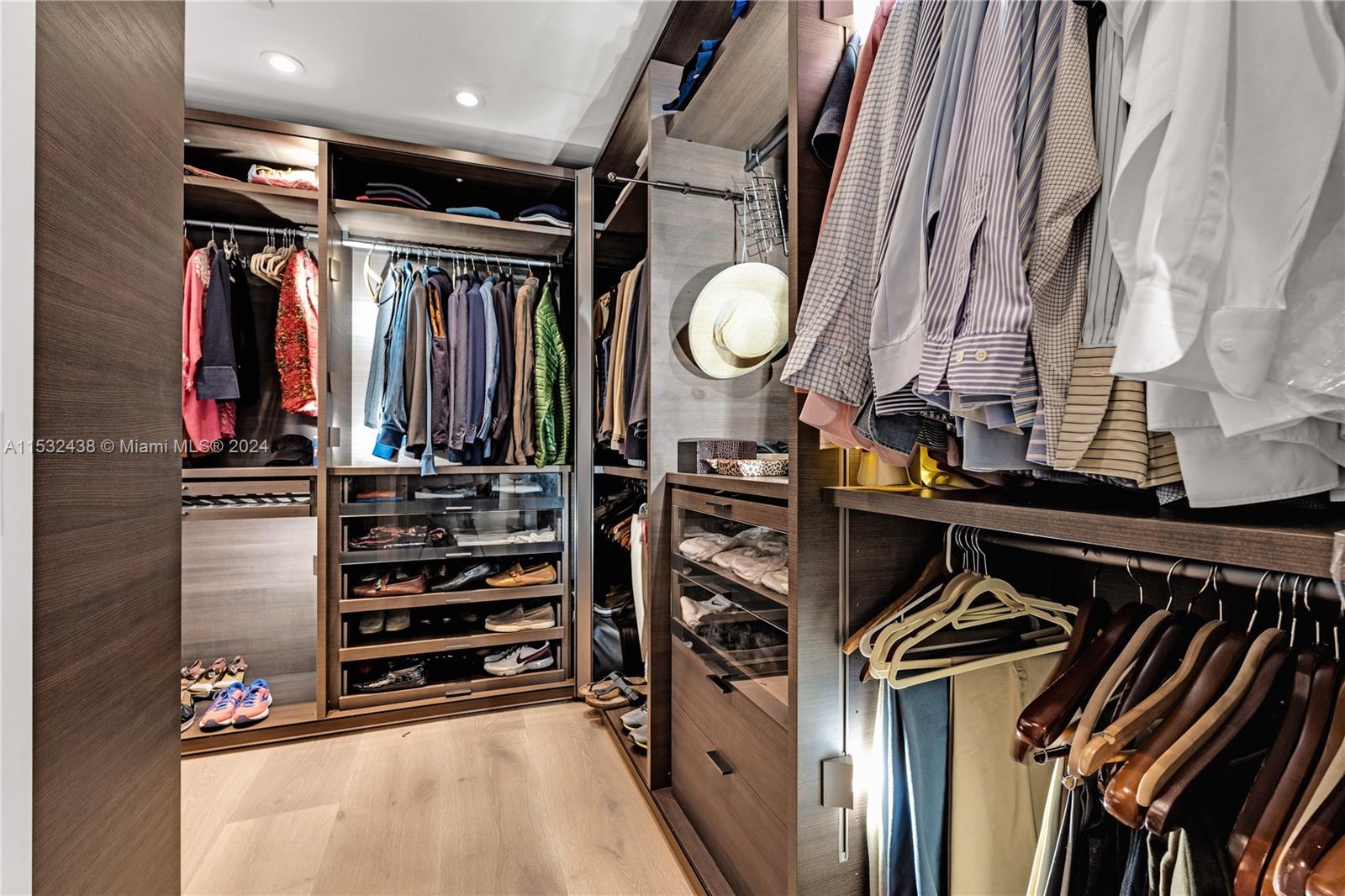 OCEANA KEY BISCAYNE CONDO - Residential